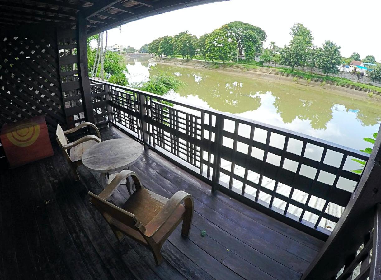 The Riverside Guest House Лампанг Екстериор снимка