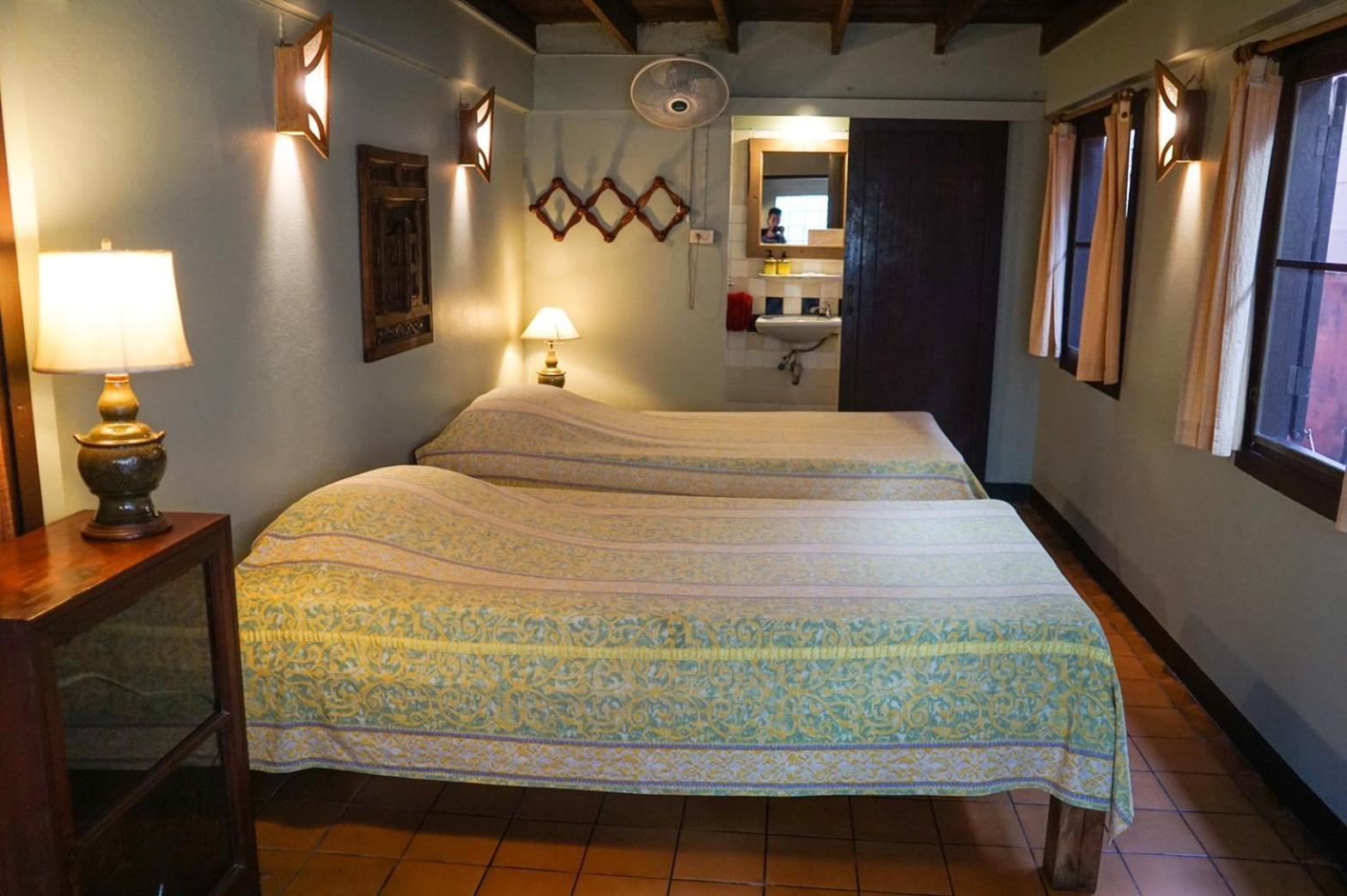 The Riverside Guest House Лампанг Екстериор снимка