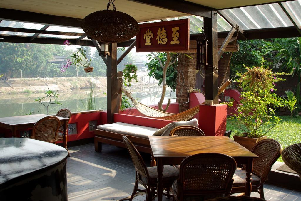 The Riverside Guest House Лампанг Екстериор снимка